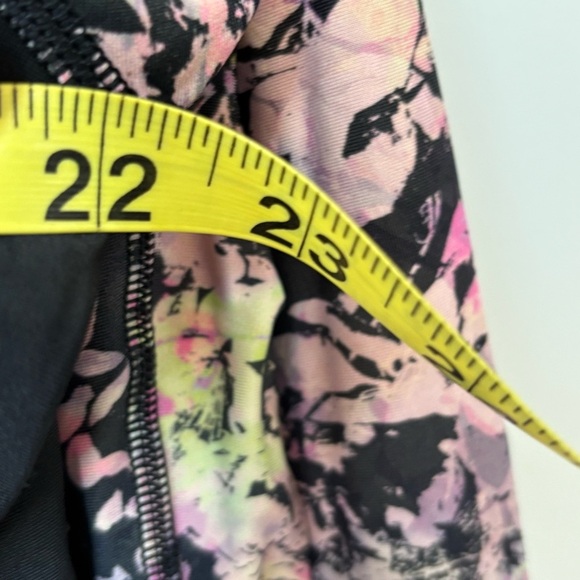 Lululemon waterside, relaxed UV protection, long sleeve size L/XL - Picture 4 of 9